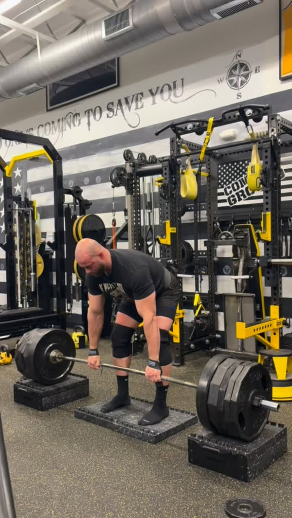 @adam.derks setting up a deadlift