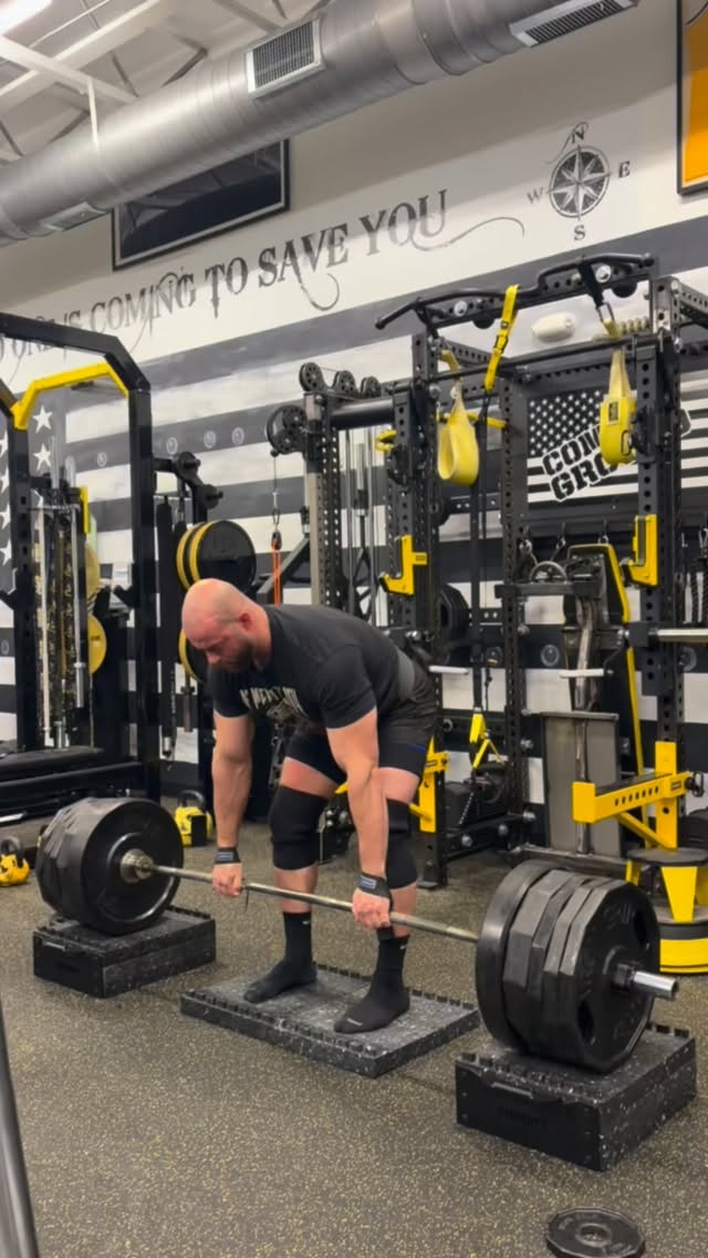 @adam.derks setting up a deadlift